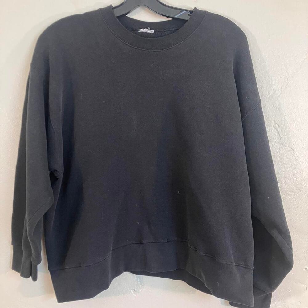 Vintage 90s Blank Black crewneck‎ sweatshirt with a worn look